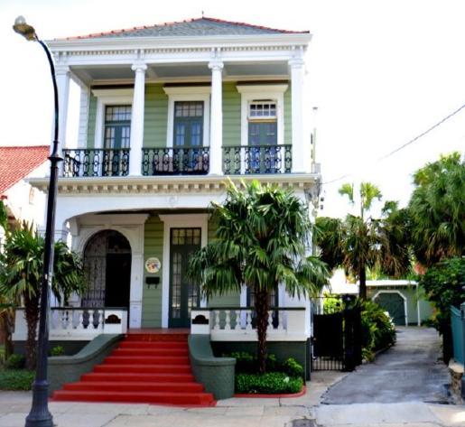 Five Continents Bed And Breakfast New Orleans Exterior photo